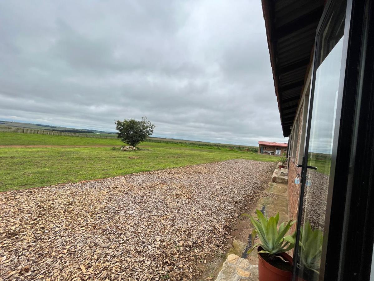 Dewdrop Farm Stay แอร์เมอโล ภายนอก รูปภาพ