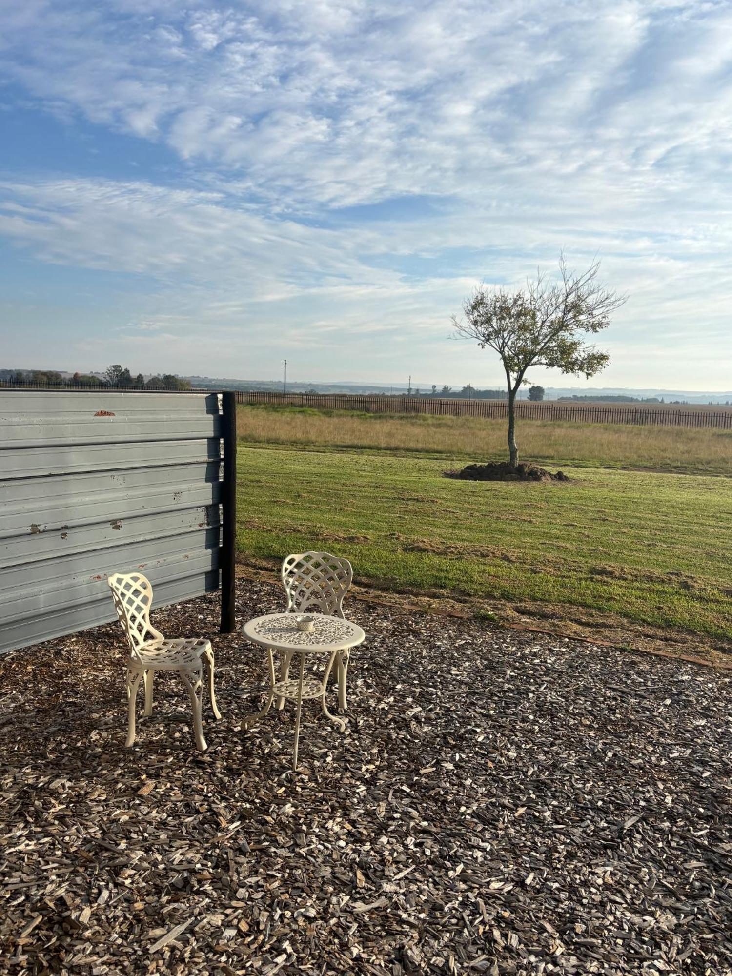 Dewdrop Farm Stay แอร์เมอโล ภายนอก รูปภาพ