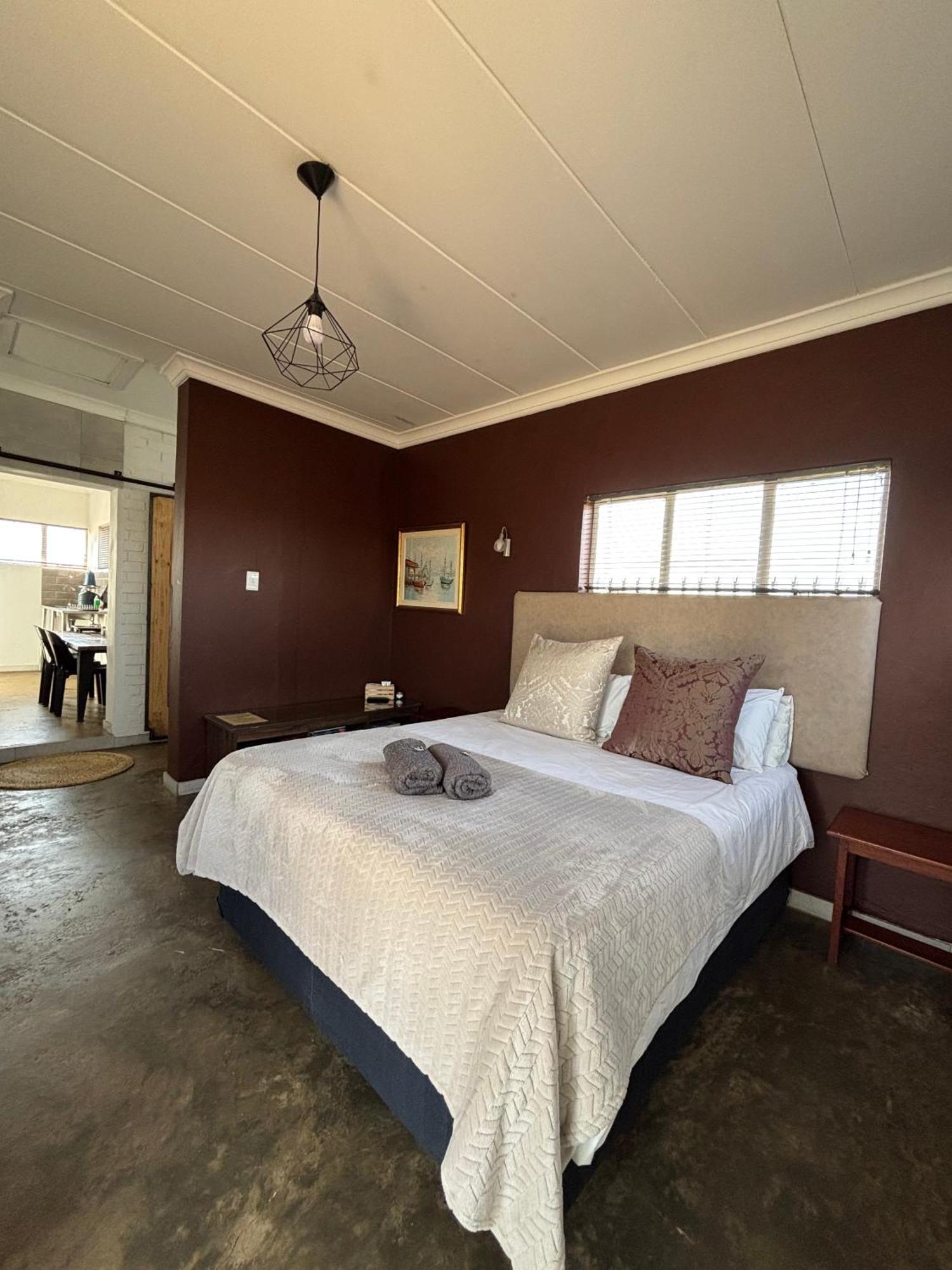 Dewdrop Farm Stay แอร์เมอโล ภายนอก รูปภาพ